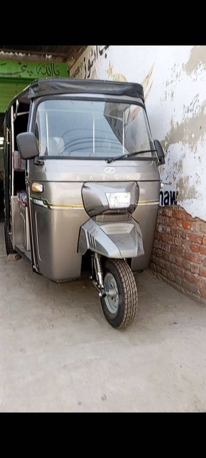 “سازگار آٹو رکشہ فوری فروخت 8