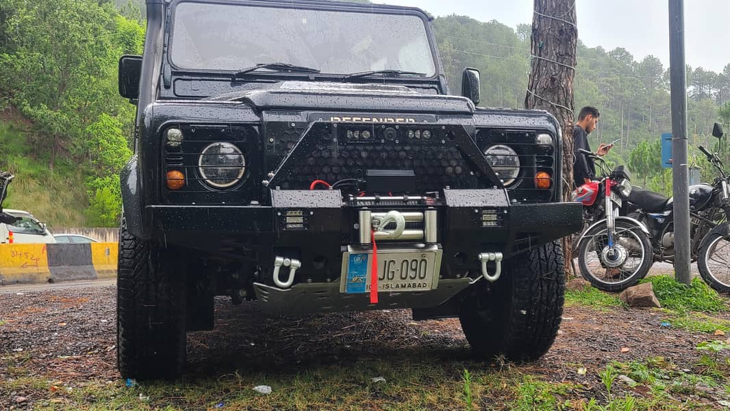 Defender 4
