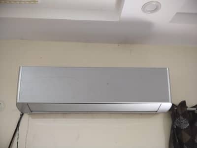 gree ac for sale 1.5 ton no open  no repair