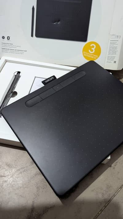 Wacom Intuos BT M (CTL-6100WL) Wireless Drawing Tablet