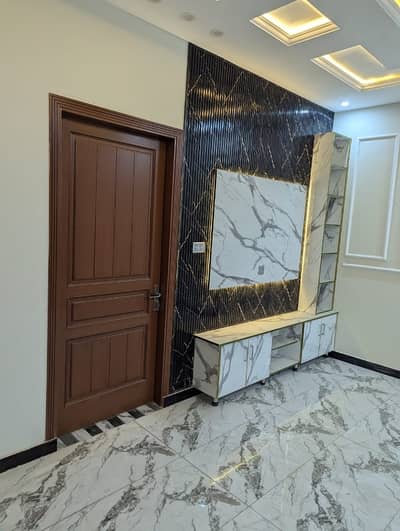 Stunning Prime Location 5 Marla Upper Portion In Officers Home Society Available