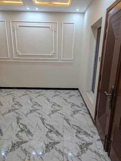 Stunning Prime Location 5 Marla Upper Portion In Officers Home Society Available