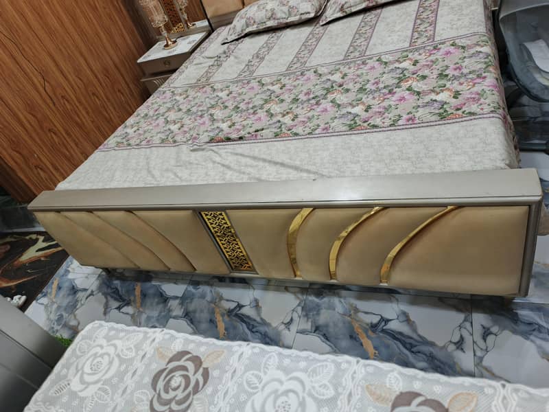 king bed 1