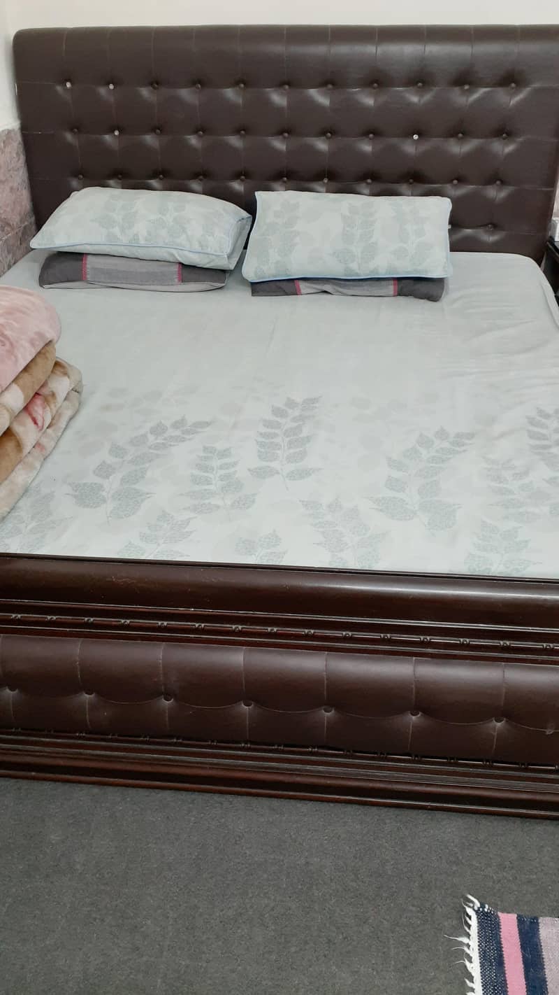 selling bed set 2