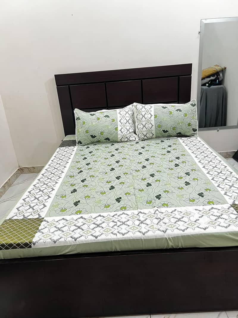 Queen bed 2