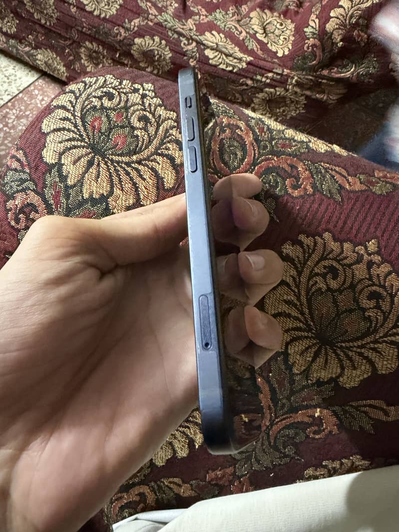 Iphone 12 4