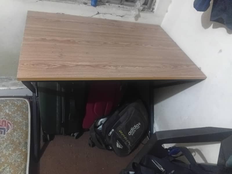 study table 0