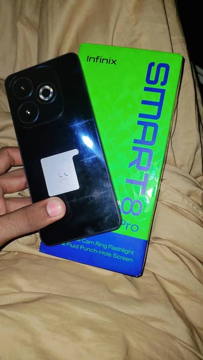 infinix samrt 8 pro  4+4    128 gb  with box charger