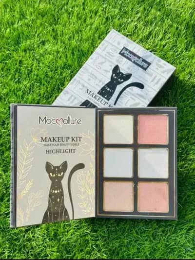 Mocallure Black ‍ Cat Edition 5 in 1 Book Palette *