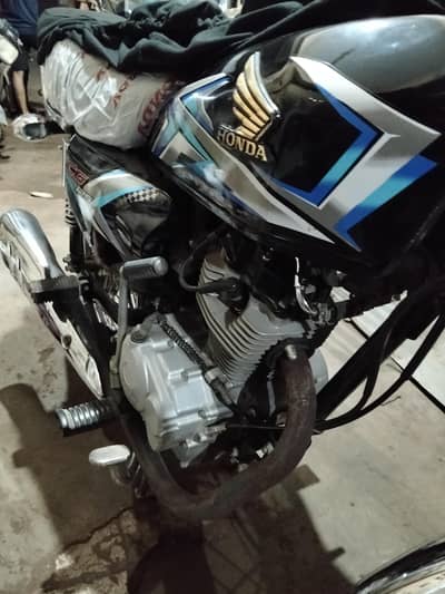 CG 125 BLACK COLOUR FIRST OWNER