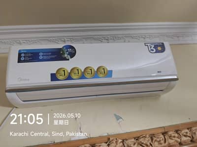 Midea MSAG2C-18HRDN1-QC2  1.5-ton Eco Series