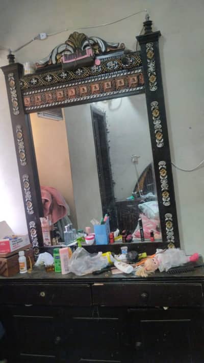 drasing and bartNo wali almari used ha