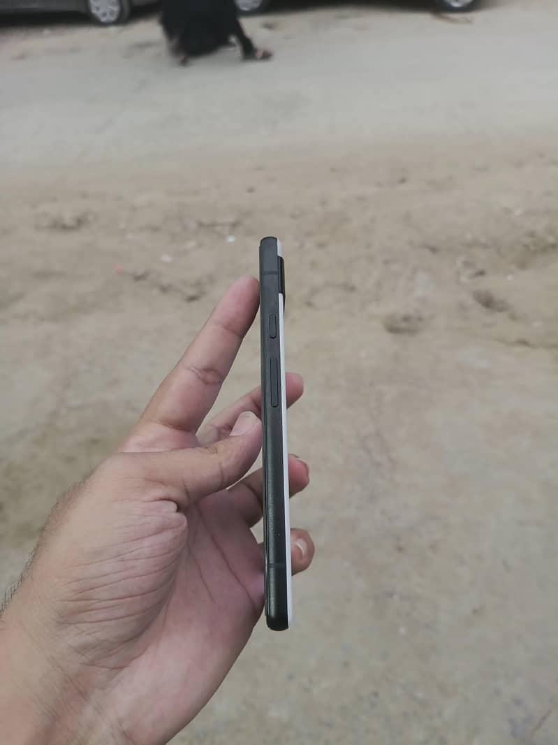Pixel 6A 4