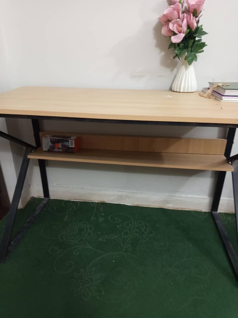 Study table 0