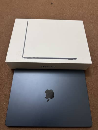 Apple MacBook Air M2 (2022) – Midnight Blue 