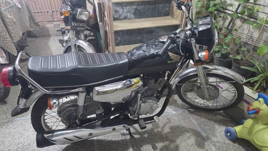 Honda 125 Self start almost Brand New