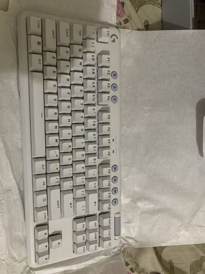 Logitech G715 TKL Brown Tactile switches wireless RGB keyboard