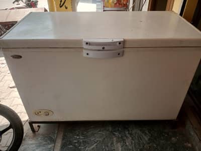 Waves Freezer- Great Working Condition
