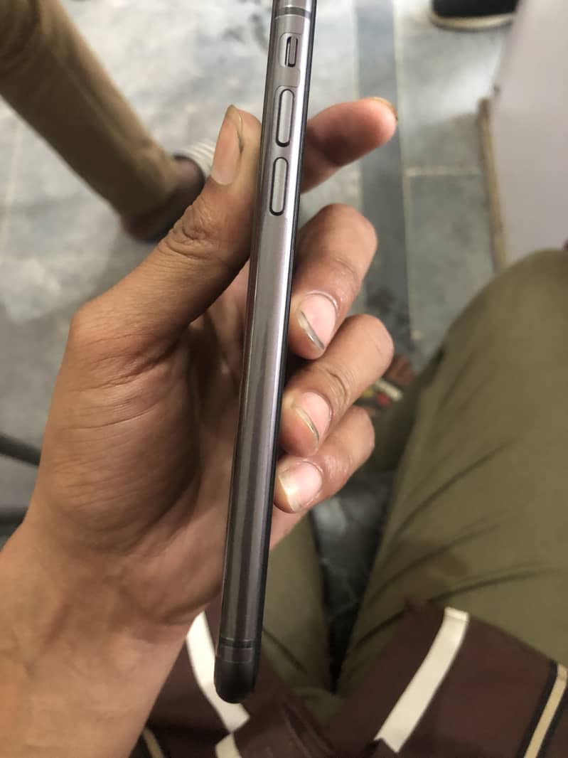 iPhone 3