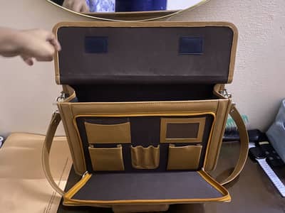 Minute used Leathered office Bag