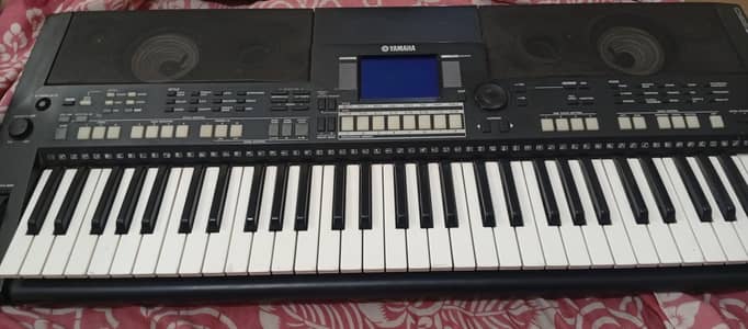 Yamaha PSR S550 Professional Piano Yamaha Keyboard Casio Korg Roland