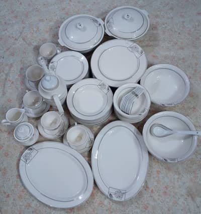 64 piece Dinner Set (2 piece and box missing)