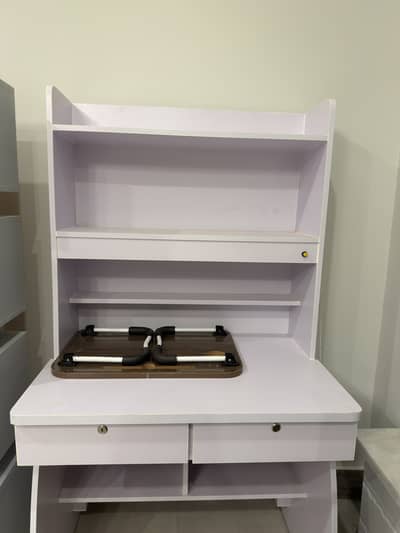 Computer table