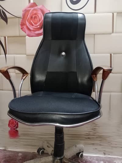 New Executive and Gaming chair for sale 03198898344
