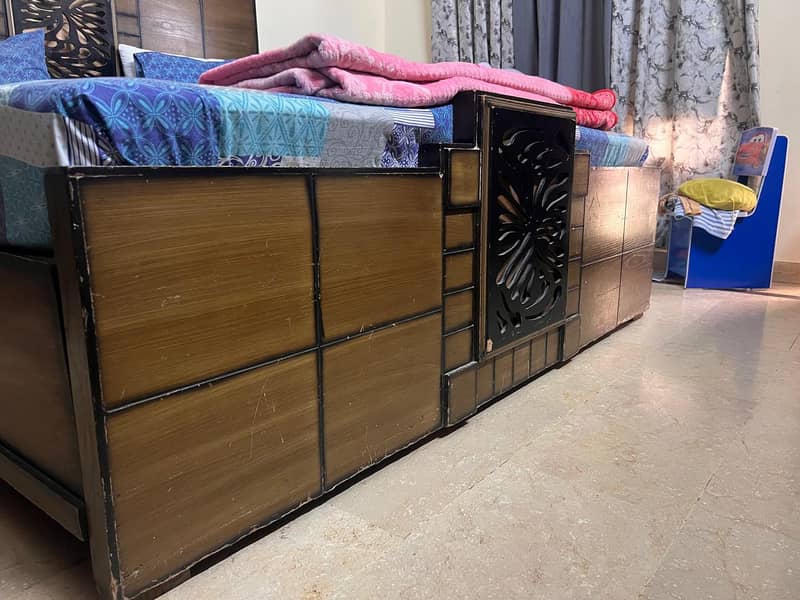 BED WITH SIDE TABLE 5