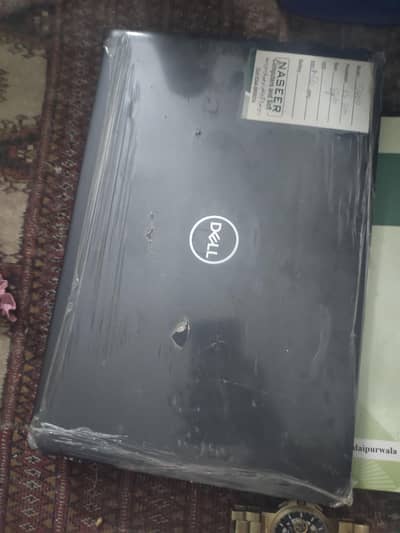 it 8th generation Ram 8Gb SSD 256