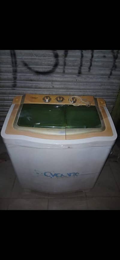 KENWOOD WASHING MACHINE WITH DARAY