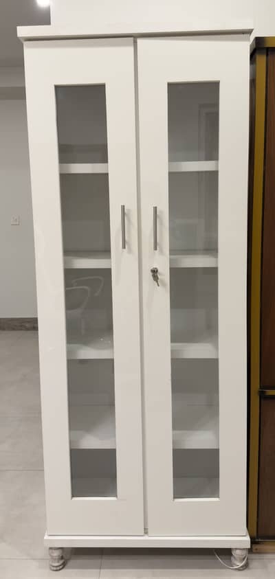 Storage Cabinet / Showcase