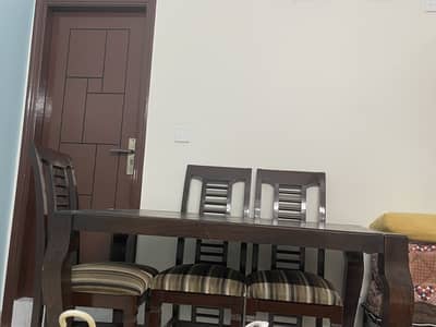 Dining table ( pure Sheeham) (NEEDS A POLISH,who ever buy plz polish!)