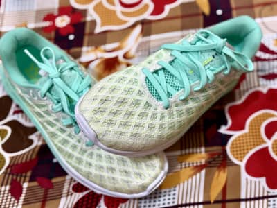 UNDER ARMOUR NEW SHOES FOR WOMEN / joggers/ shoes / women/ jogging