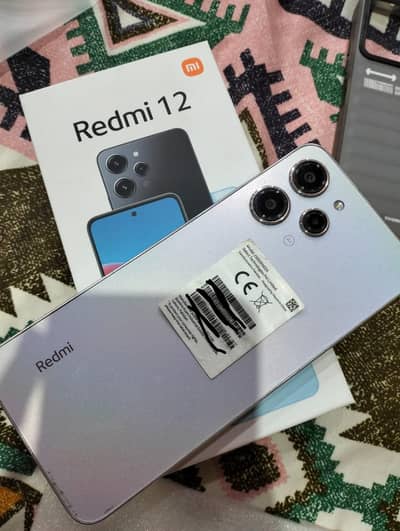 redmi 12 polar silver colour 8GB RAM 128GB ROM meseg for more pictures