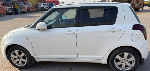 Suzuki swift dlx automatic 1.3