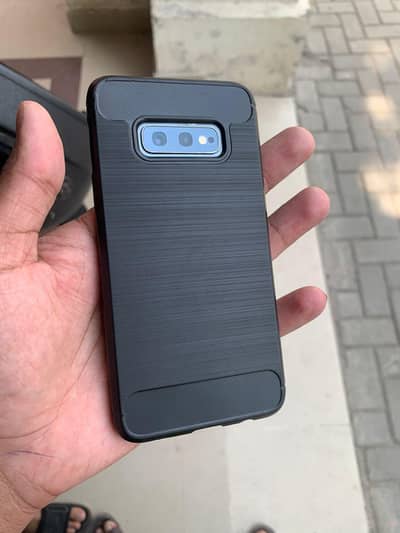 Samsung s10e