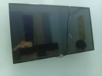 TCL L32D3000A 32" LED TV. Never repaired