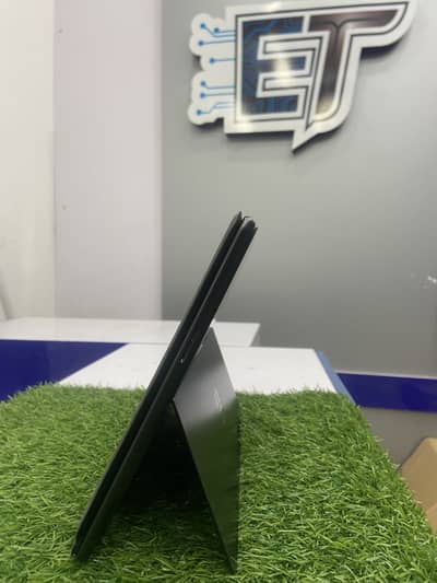 Surface Pro 9 Core i7 Gen 12 16GB 256GB 8Gb Intel Graphics With Pen
