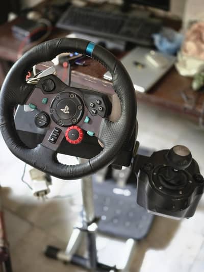Logitech PS4/PS5 driving steering wheel