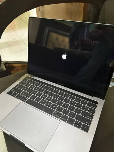 MacBook Pro 2017 13” | 16GB RAM | 1TB SSD | Touch Bar