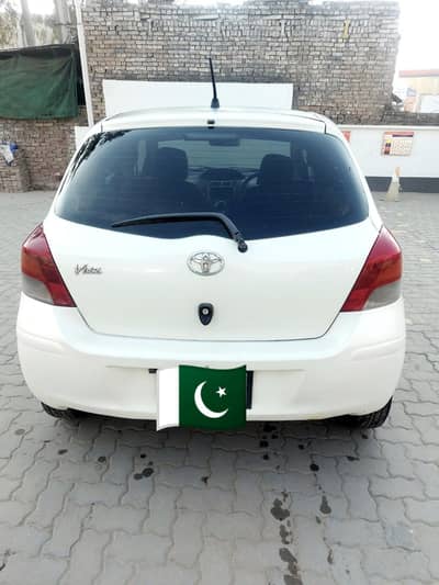 Toyota Vitz 7/13 Antique Car almost genuine condition buy and drive