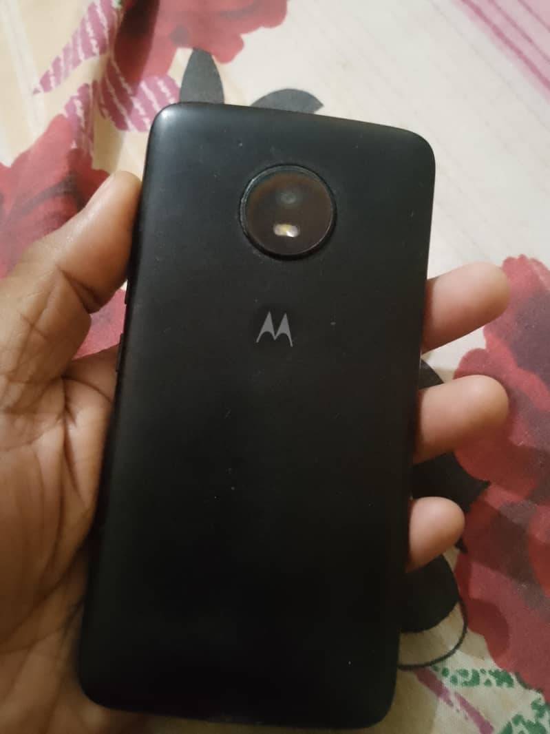 moto E4 2/16 1