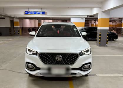 MG HS PEARL WHITE WITH RED INTERIOR ORIGNAL BODY