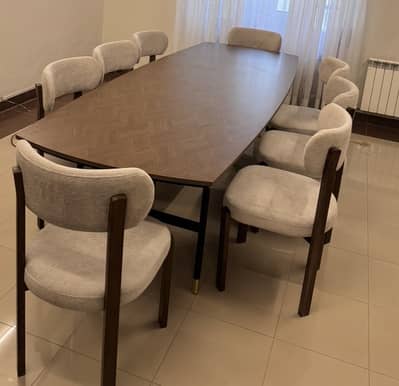 Enzahome/Rove Dorian Dining Table with 8 Soho Chairs – Like New