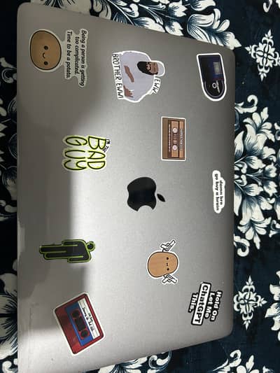 MacBook pro 2017 read discription first