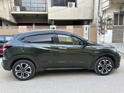 Honda vezel 2014 2017reg white interior dual zone bottle green coulor