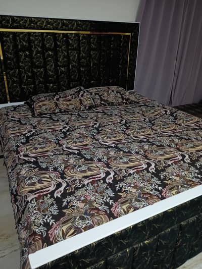1yr used kind bed with plastic type used foam
