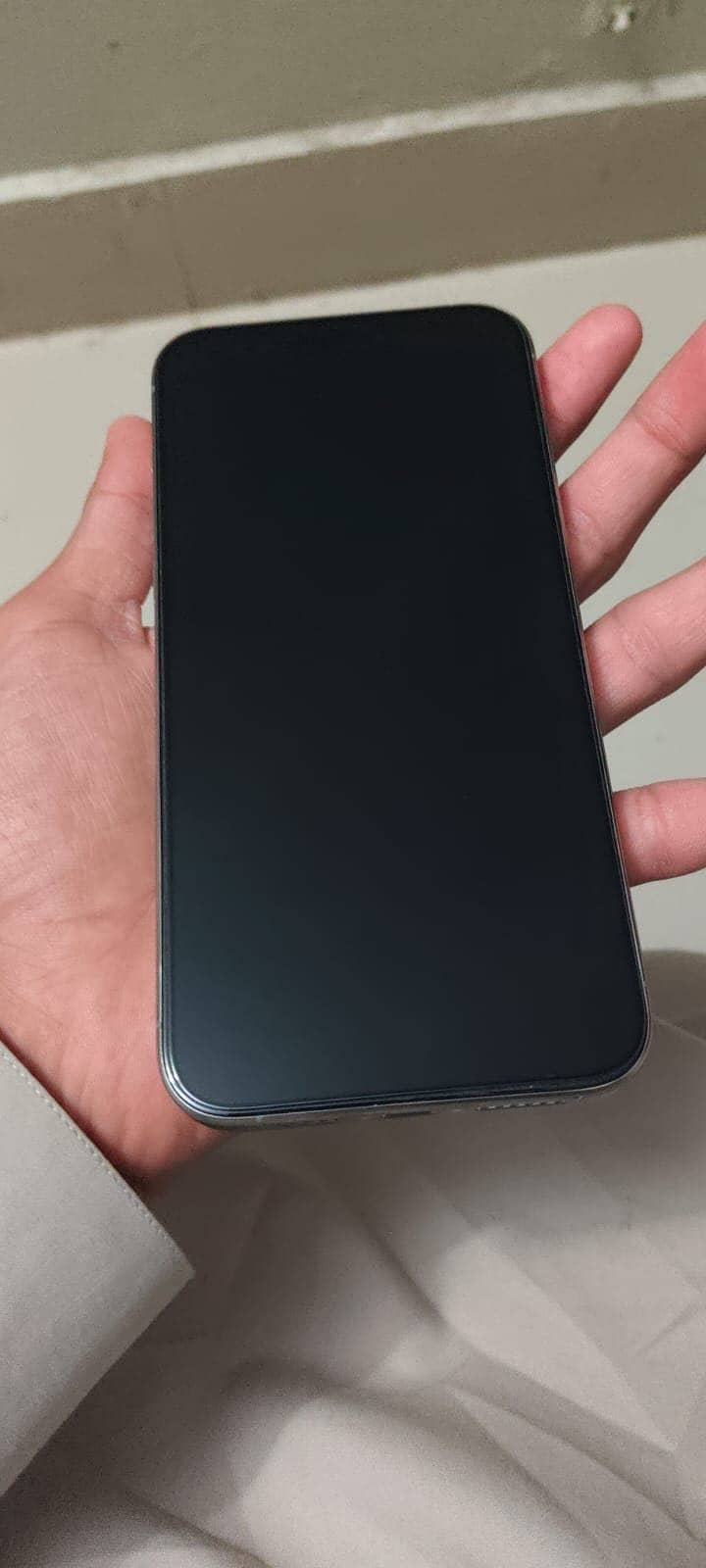 iPhone 15 pro max 4