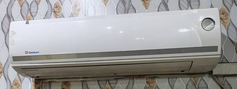 Split Ac  dawlance  urgent sale. .